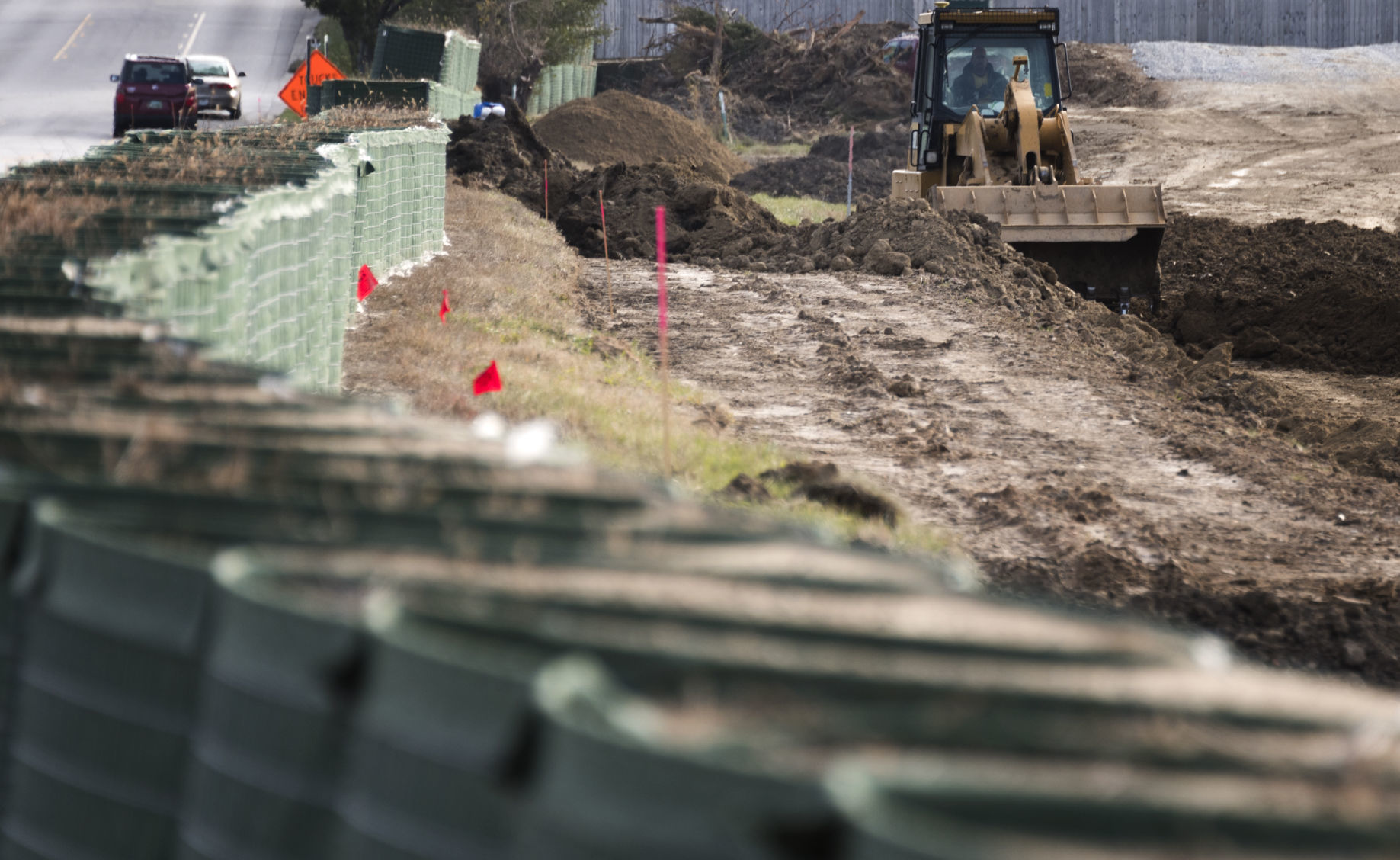 Folsom flood wall